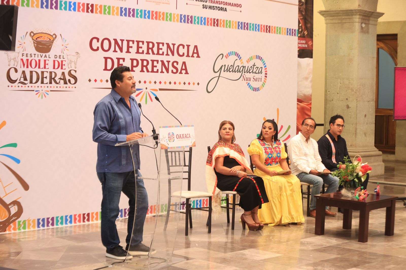 Conferencia De Prensa Mole De Caderas Canirac Oaxaca